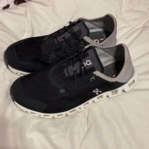 On Running Men's Black and Gray Cloud Athletic Shoes
